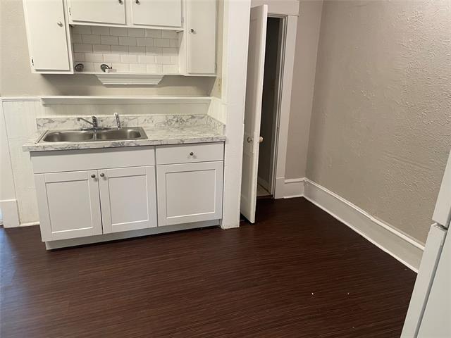 Building Photo - 1118 N Zang Blvd