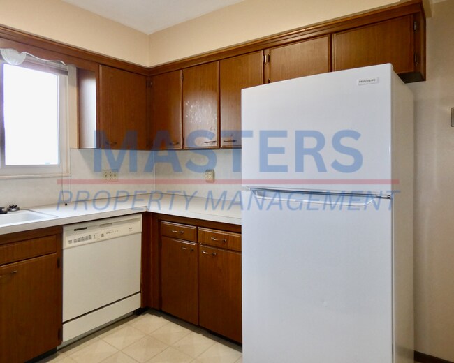 Building Photo - 135 Edgewood Dr