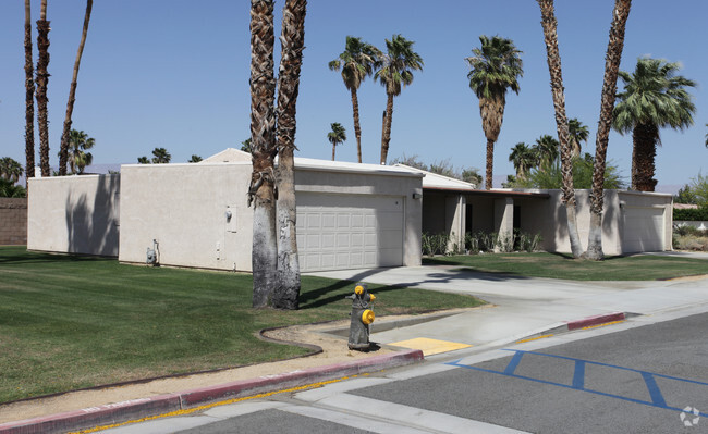 Building Photo - La Paz Villas