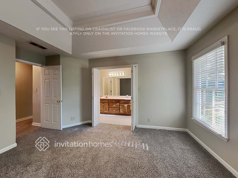 Building Photo - 561 Black Creek Dr