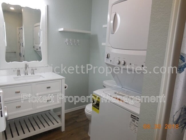 Building Photo - 307 E 30th St