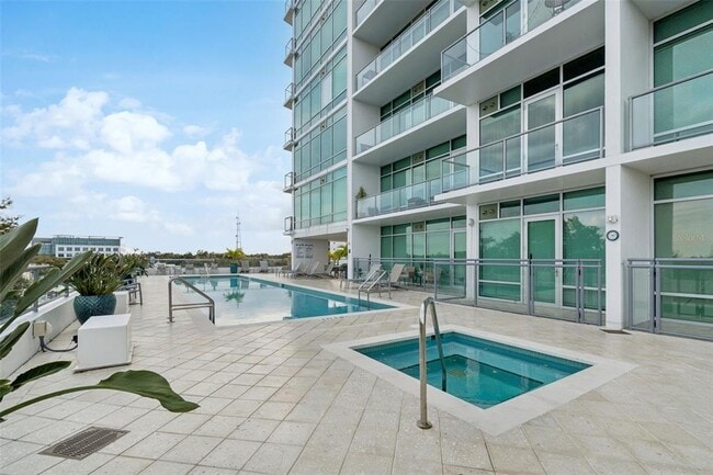 Building Photo - 101 S Eola Dr