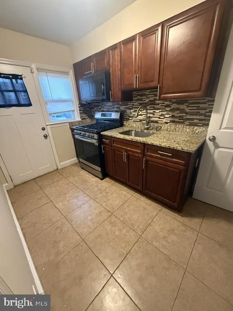 Building Photo - 2136 Redthorn Rd