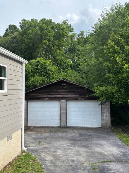 Building Photo - 1438 Ely Rd