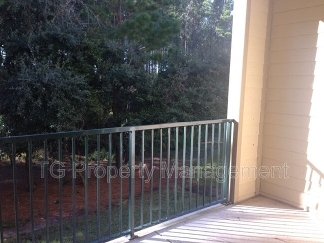 Building Photo - 7800 Point Meadows Dr