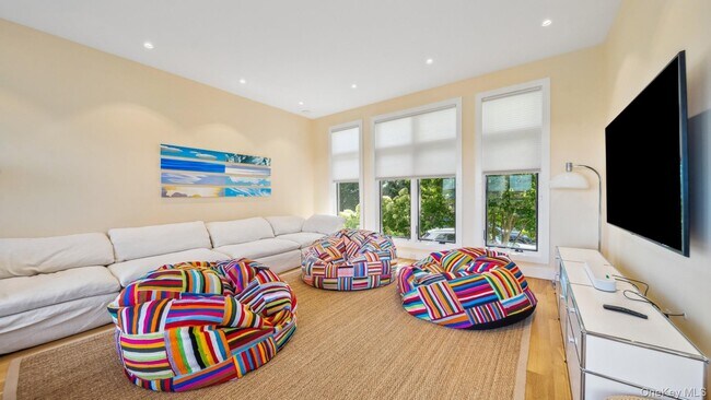 Building Photo - 102-192 Dune Rd