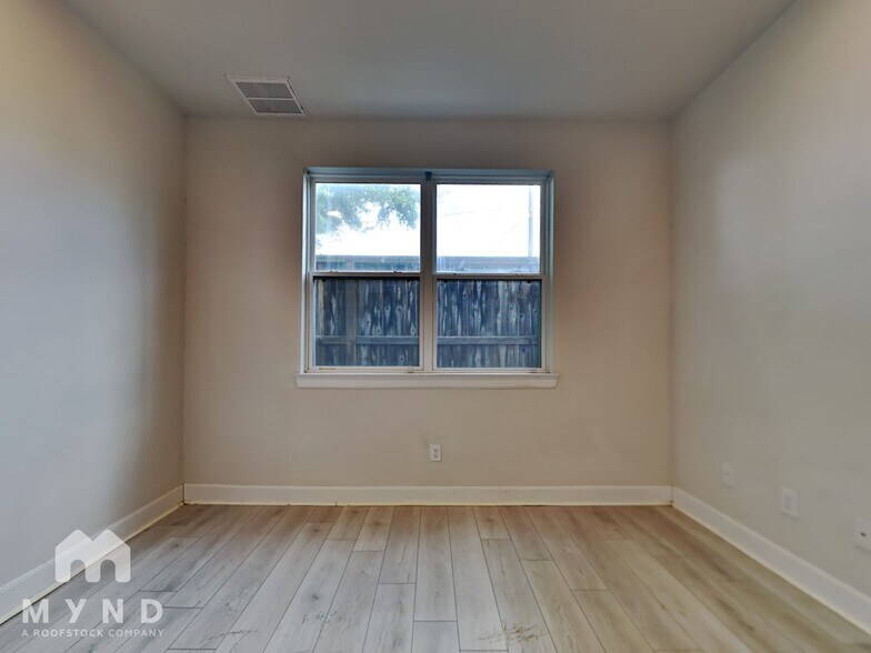 Building Photo - 353 Eado Park Cir