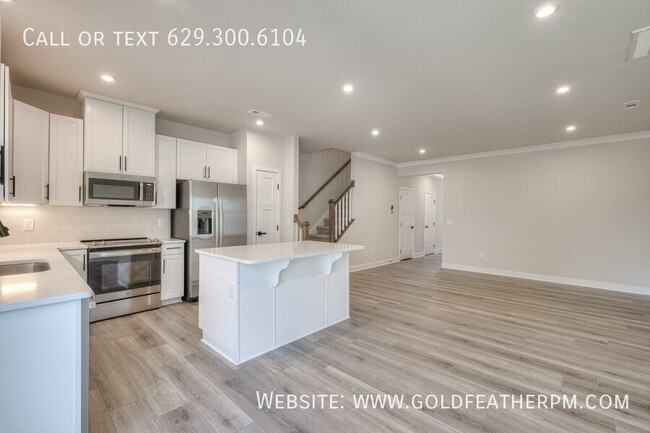 Building Photo - 2009 Walnut Ln