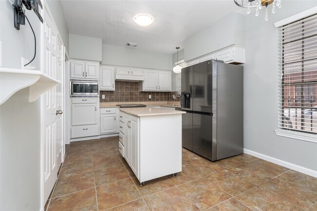 Building Photo - 14419 Redbud Valley Trail