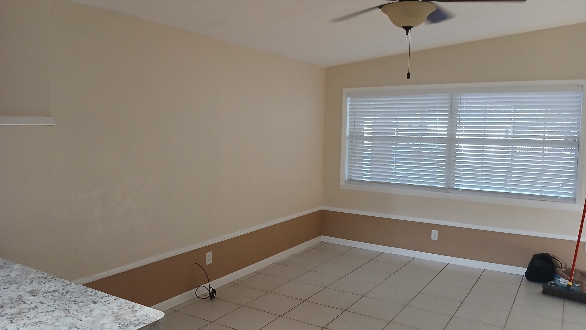 Living Room with split air - 2286 Sherwood Dr