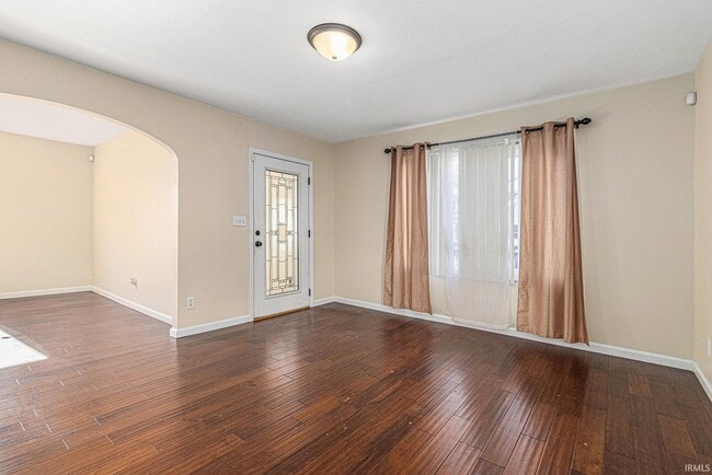 Building Photo - 714 S 27th St