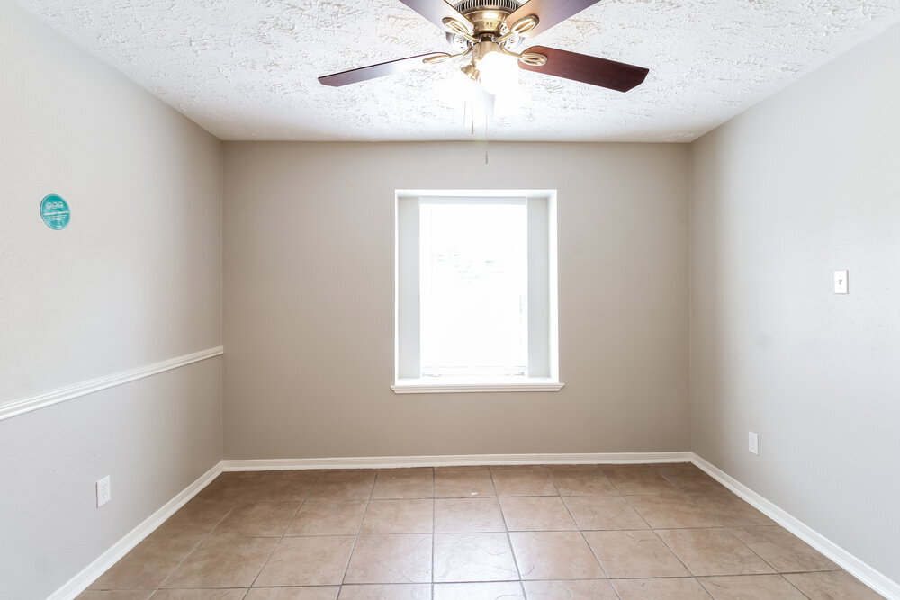 Building Photo - 1807 Oakwell Ln