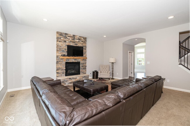 Building Photo - 10599 Geist View Dr