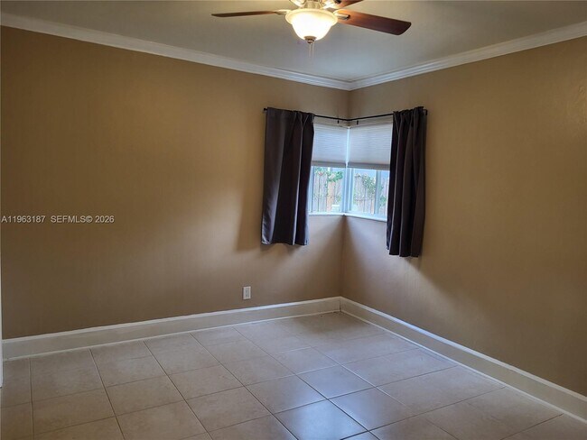 Building Photo - 30 NE 56th St