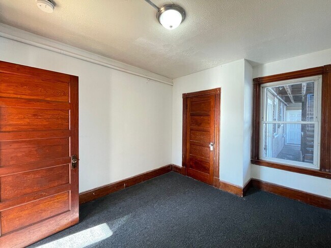 Building Photo - 457 Beech St