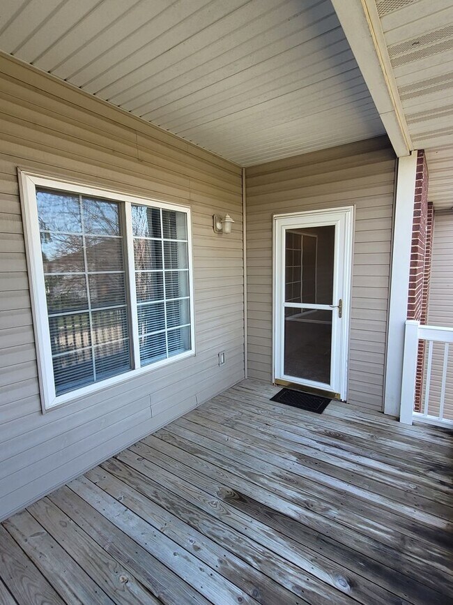 Building Photo - 3 Bedroom 2 Bathroom Condo-Spencer's Crest