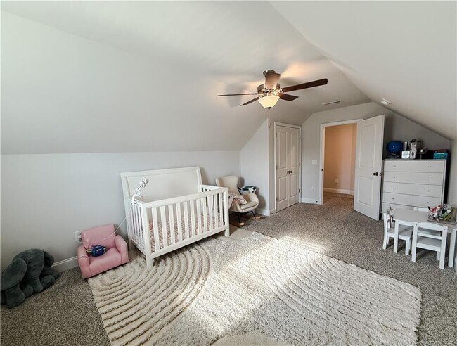 Building Photo - 490 Bedford Dr