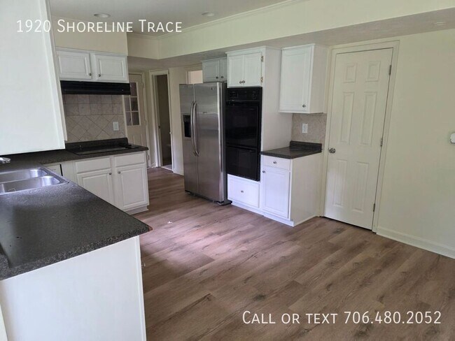 Building Photo - 1920 Shoreline Trace SW