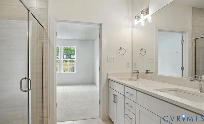 Building Photo - 6900 Sunrise Oasis Ln