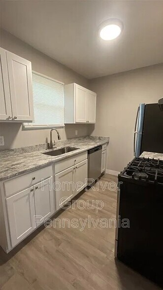 Building Photo - 1436 N Allison St