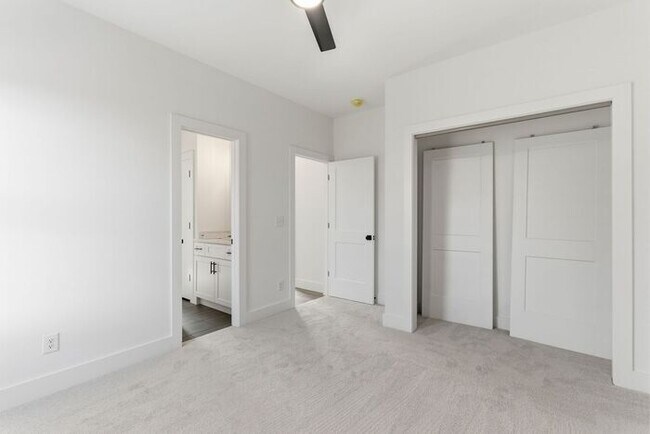 Building Photo - Brand New Home in Old Hickory - Golf Course Views - Pet Friendly