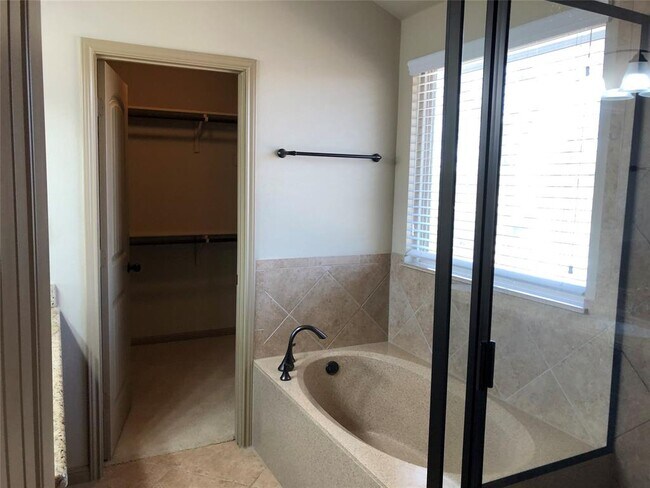 Building Photo - 10908 Beaman Ct