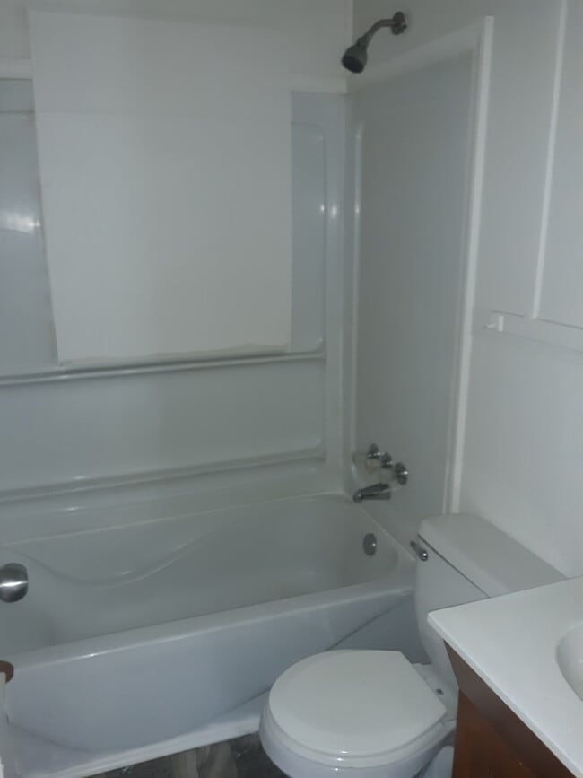 Building Photo - 1428 Sherman Ave