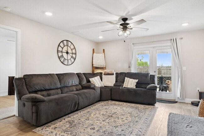 Building Photo - 7131 Penn Way