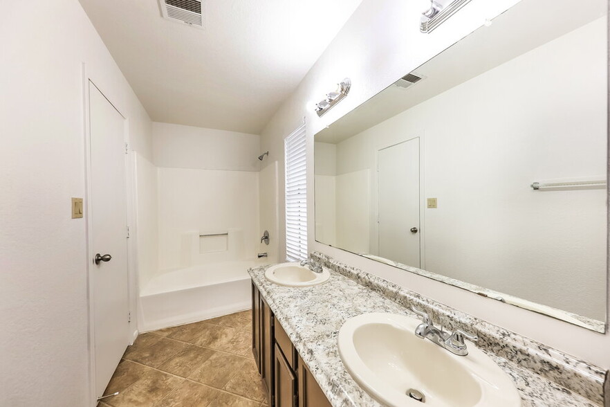 Building Photo - 3836 W Camino Del Rio