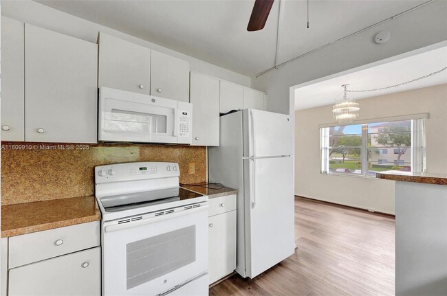 Building Photo - 801 SW 133rd Terrace