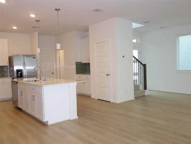 Building Photo - 620 Sand Dollar Dr