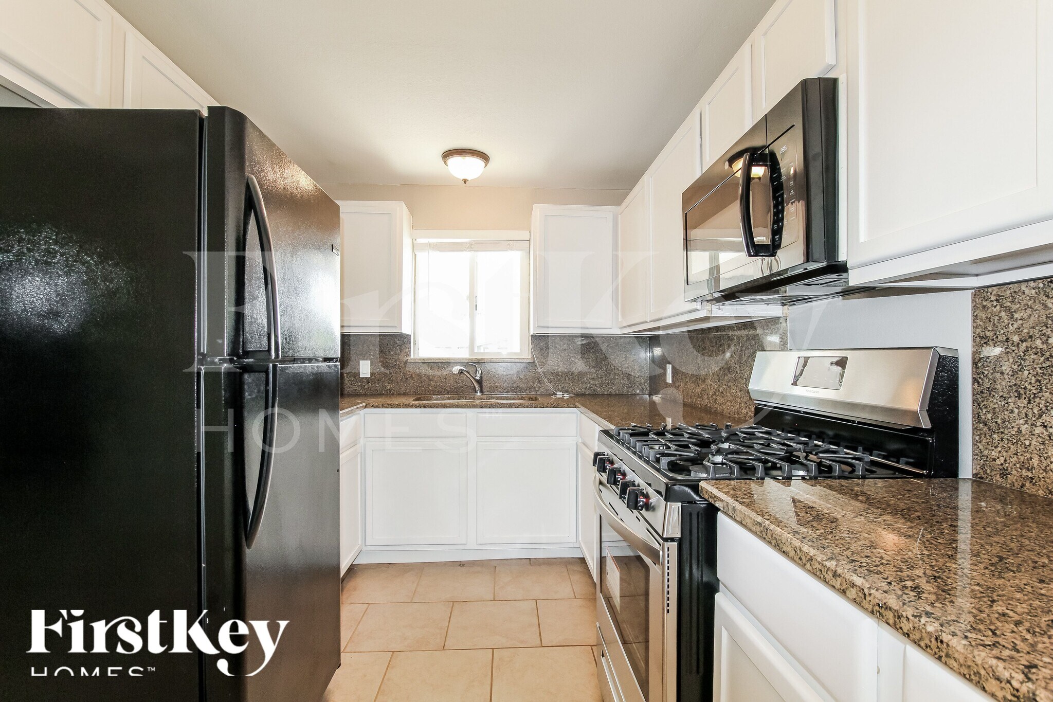 Building Photo - 4138 E Bluefield Ave