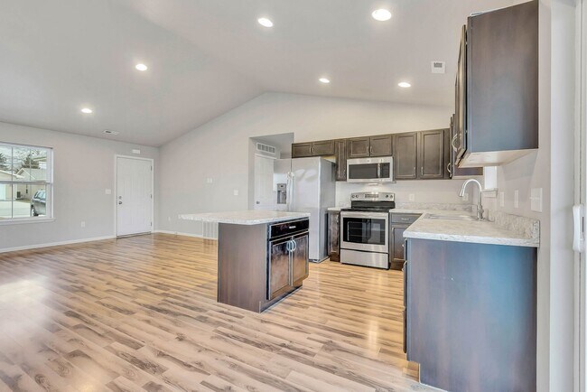 Building Photo - 5483 Summerland Drive