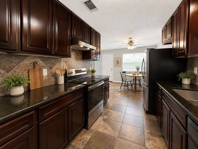 Building Photo - 12027 Silver Island Cir