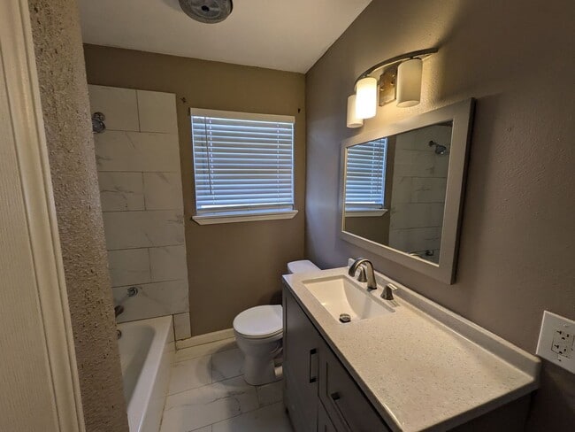 Building Photo - 3486 Westmoreland Ave