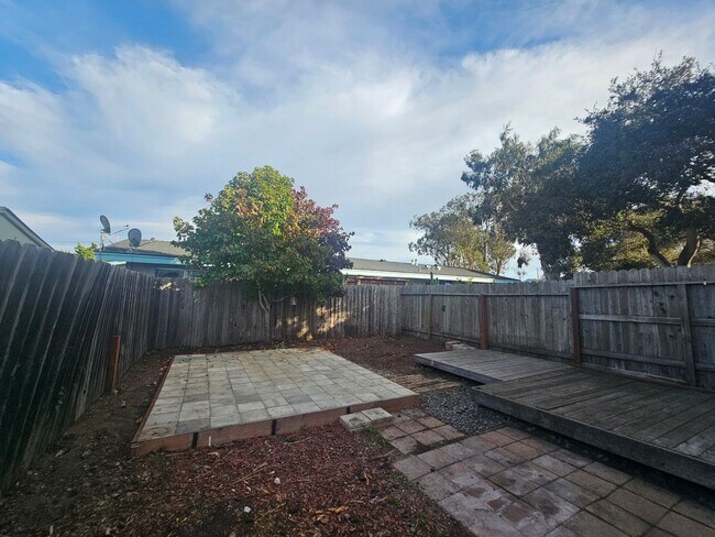 Building Photo - 1932 11th St