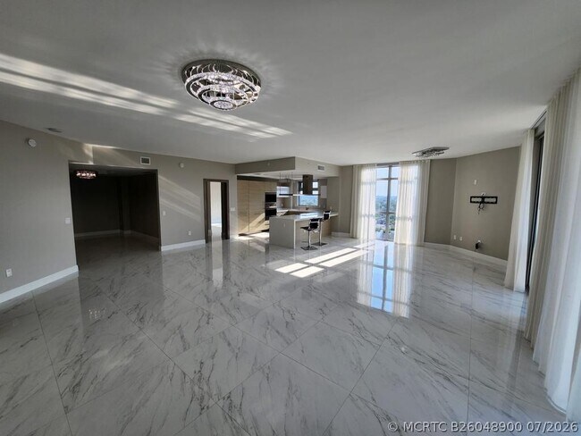 Building Photo - 17301 Biscayne Blvd
