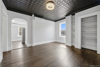 Building Photo - 45 S Robinson Ave