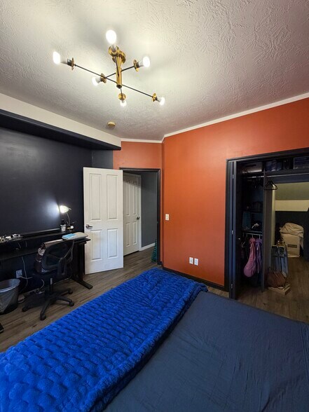 Building Photo - 70 N Main St