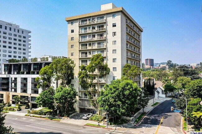 Building Photo - 10751 Wilshire Blvd
