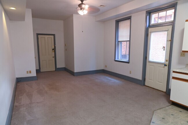 Building Photo - 1008 N 3rd St