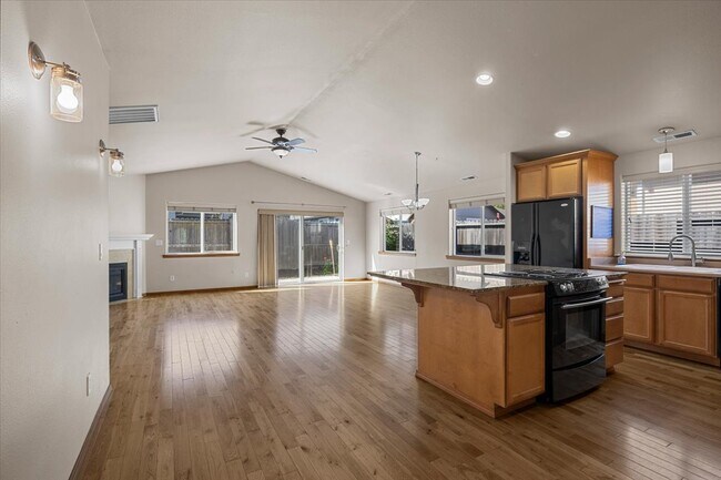 Building Photo - 1041 Compton Way