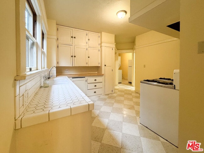 Building Photo - 1123 Marion Ave