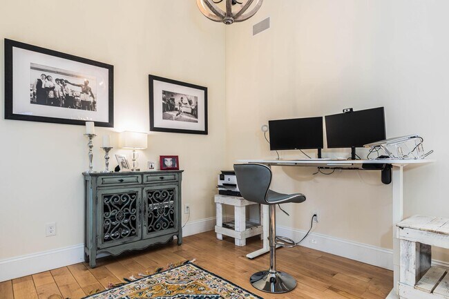 Building Photo - 1 Franklin St