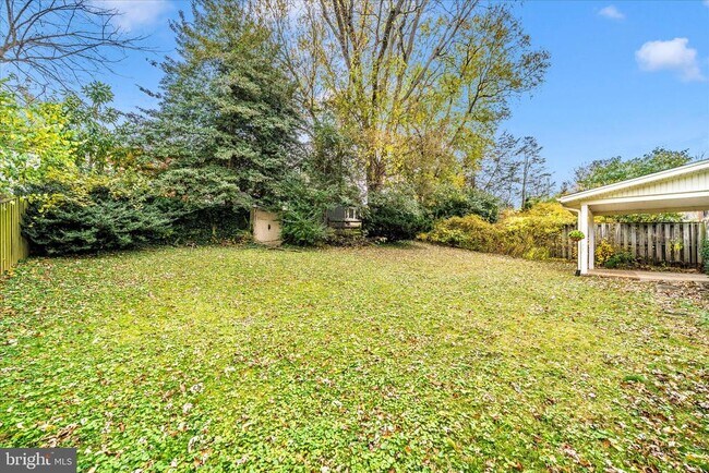 Building Photo - 3906 Montrose Dr