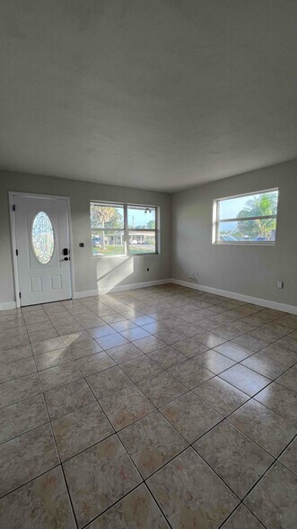 Building Photo - 775 Snead Cir