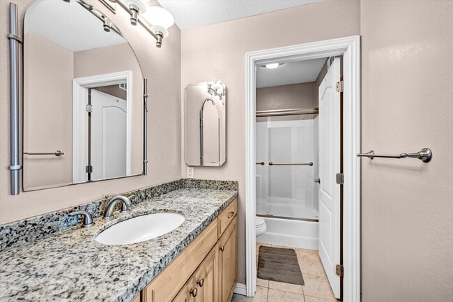 Building Photo - 4020 Porte La Paz