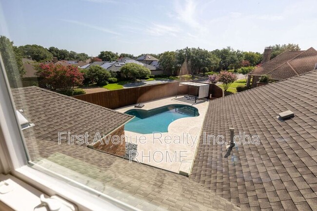 Building Photo - 16121 Shadybank Dr