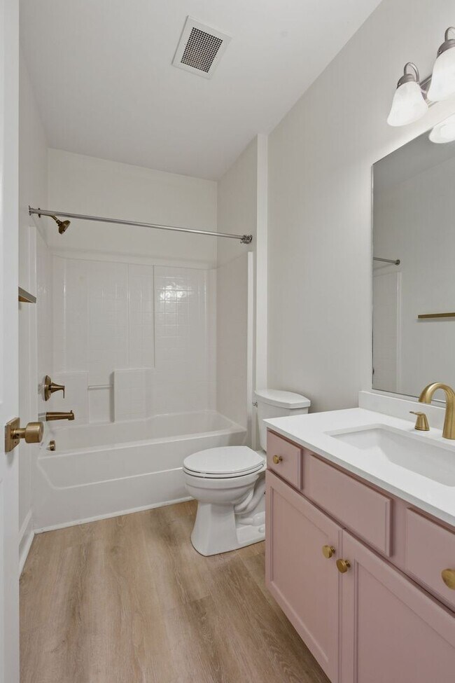 Building Photo - 4846 Bevendean Dr