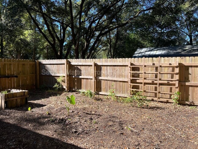 Building Photo - 6150 Franklin St